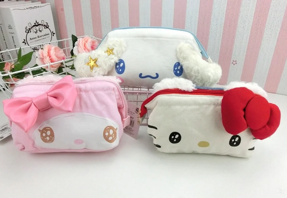 

Набор прозрачных косметичек с несколькими карманами