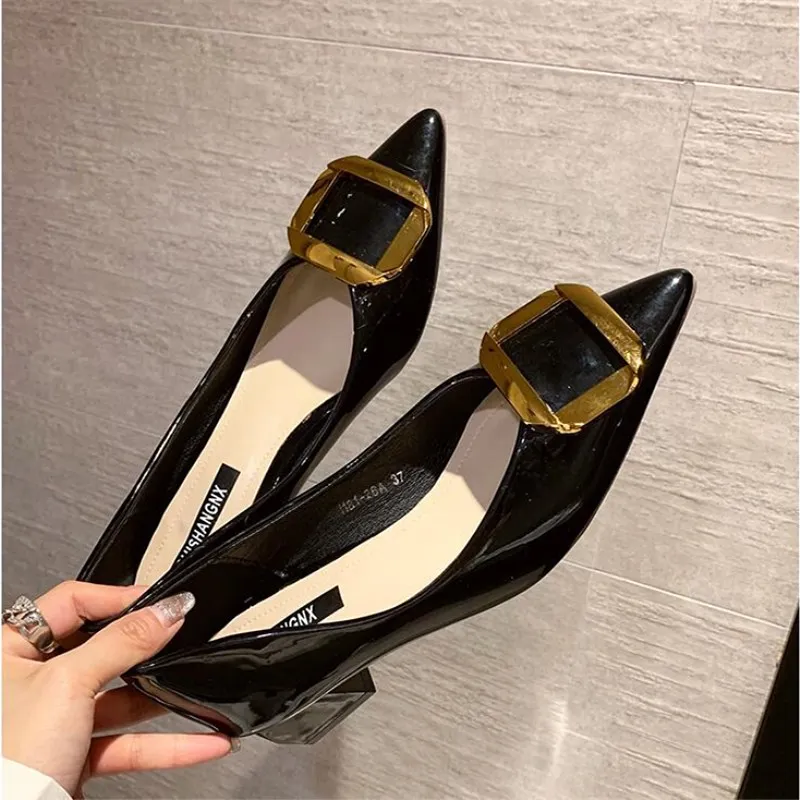 Женские туфли-лодочки на среднем каблуке 5 см с острым носком | Обувь