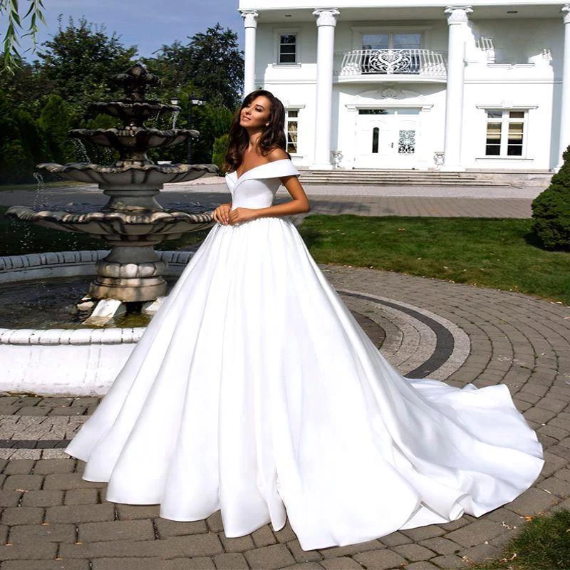 

Simple White Satin Wedding Dress Boho Off the Shoulder Satin Backless Bridal Gown Plus Size Wedding Gowns Vestidos De Mariee