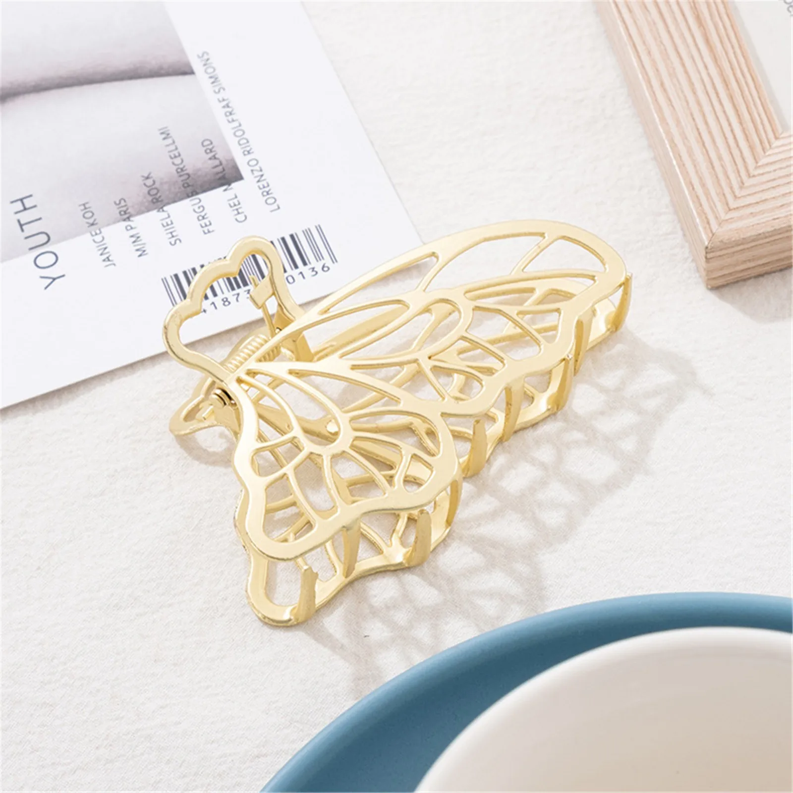 

Woman Butterfly Metal Hair Claws Clip Hair Accessories Chic Barrettes Hair Clip Ladies Hairgrip Headwear Girls Ornaments Crab