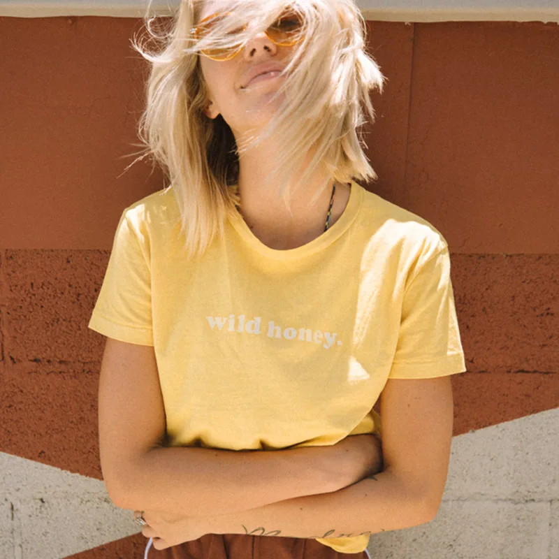 Женская хипстерская Футболка с принтом Wild Honey модная желтая футболка Good Vibes Graphic 70s