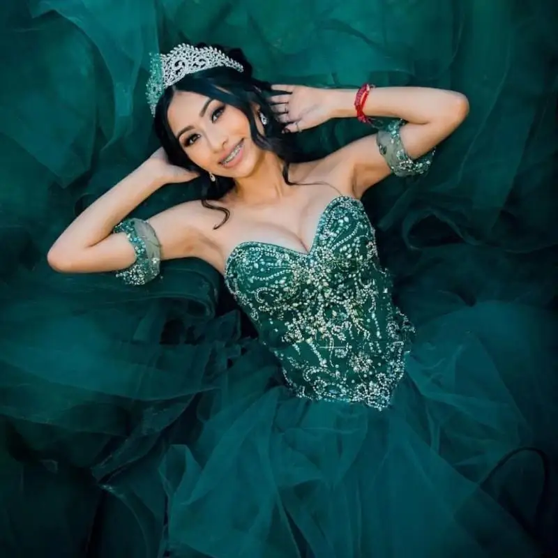

Emerald Green Quinceanera Dresses for Vestidos De 15 Year Ball Gown Luxury Beaded Sequins Bodice Formal Debutante Dress for Prom