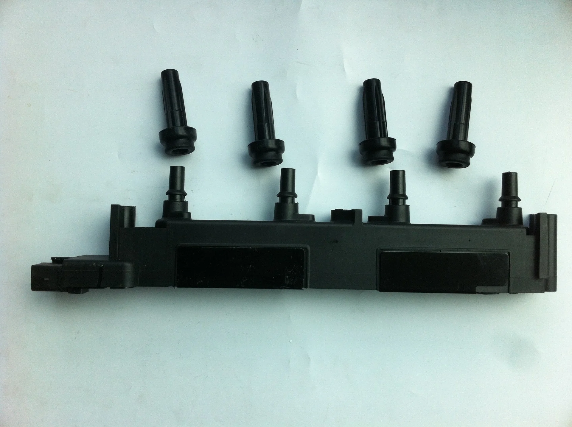 

1 Pcs Fit For Ignition coil Peugeot 597099 Peugeot 307408 ignition coil
