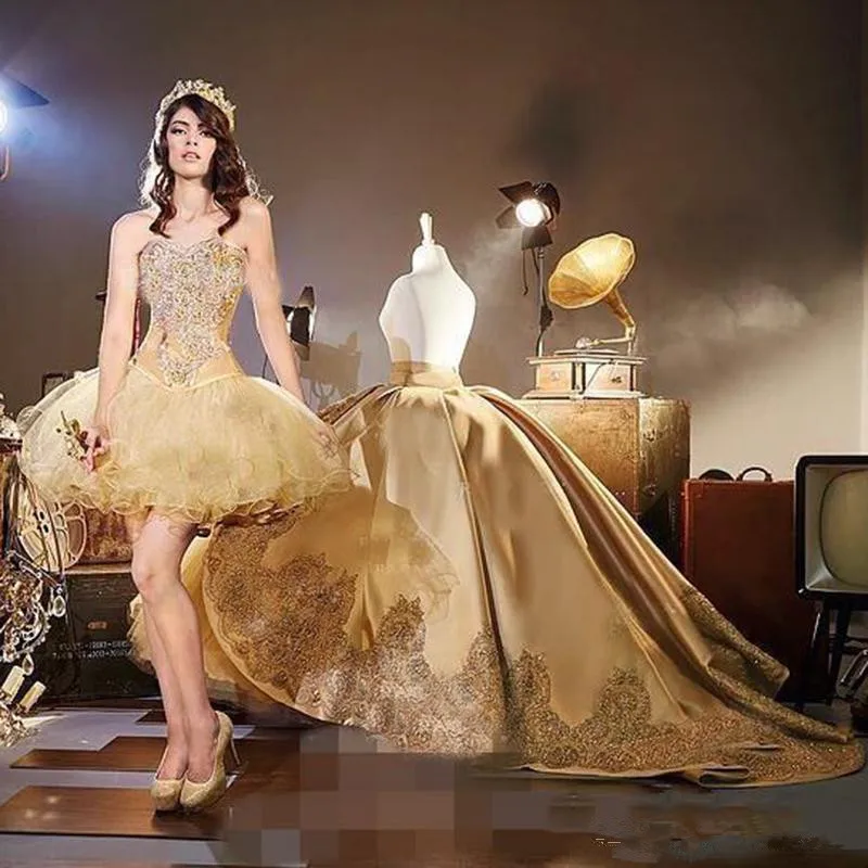 

2021 Sparkly Gold Quinceanera Dresses Embrodiery Beads Tiered Sweetheart 16 Sweet Party Gowns Pageant Gown Detachable Train