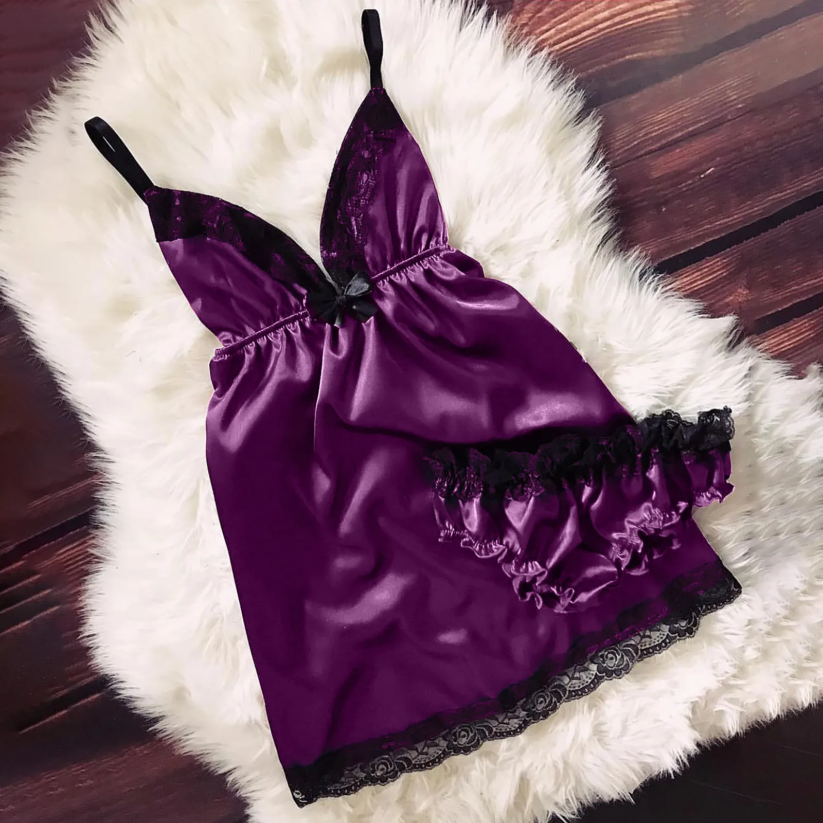 

sleepwear Pyjamas Women Sleep Tops V-Neck Eyelash Lace Nightdress Camisole Pajamas Bowknot Ice silk satin cloth Set *