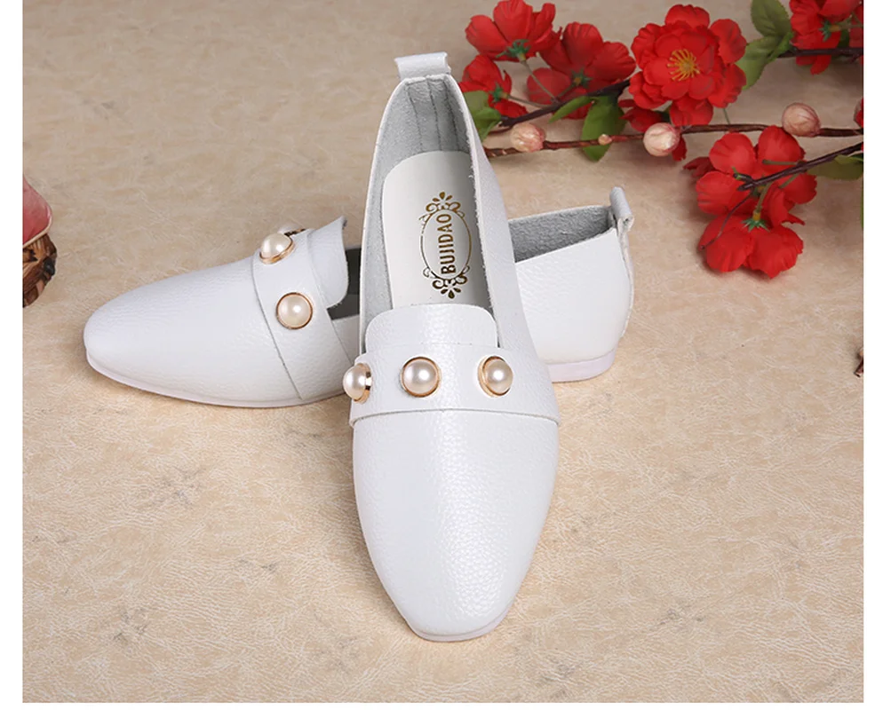 Туфли женские с острым носком элегантные кожаные лоферы без застежки жемчужная