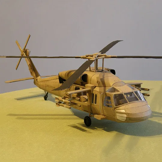 1:33 США Черный ястреб UH-60 многоцелевой вертолет Бумажная модель черный вертолета |