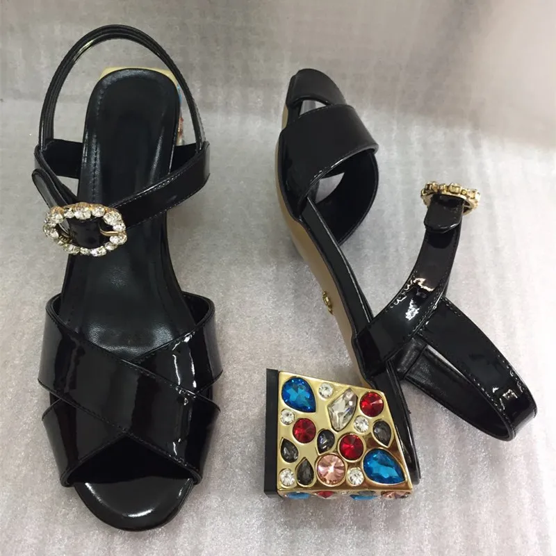 Black Наивысшее качество; стразы; Sandalias Mujer; коллекция года; ремешок на щиколотке с перекрещивающимися ремешками и кристаллами; квадратный каблук; цветные летние женские туфли с принтом - Color: Black