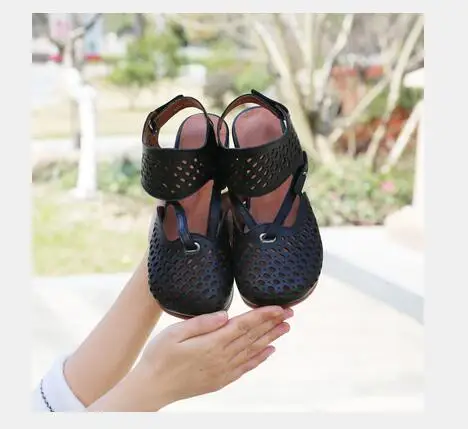 RUSHIMAN Ретро Стиль женские сандалии из натуральной кожи Женская обувь на плоской