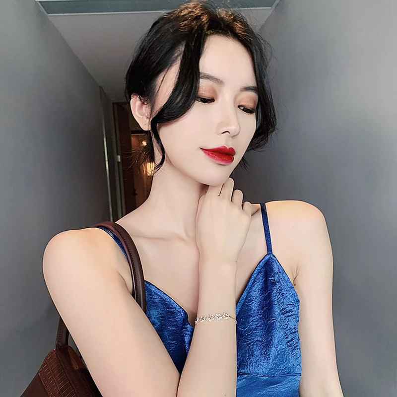 

Luxury Shiny Crystal Flower 2020 Korea Fashion Jewelry High Quality Delicate Zircon Bracelet Geometric Chain Bracelet for women