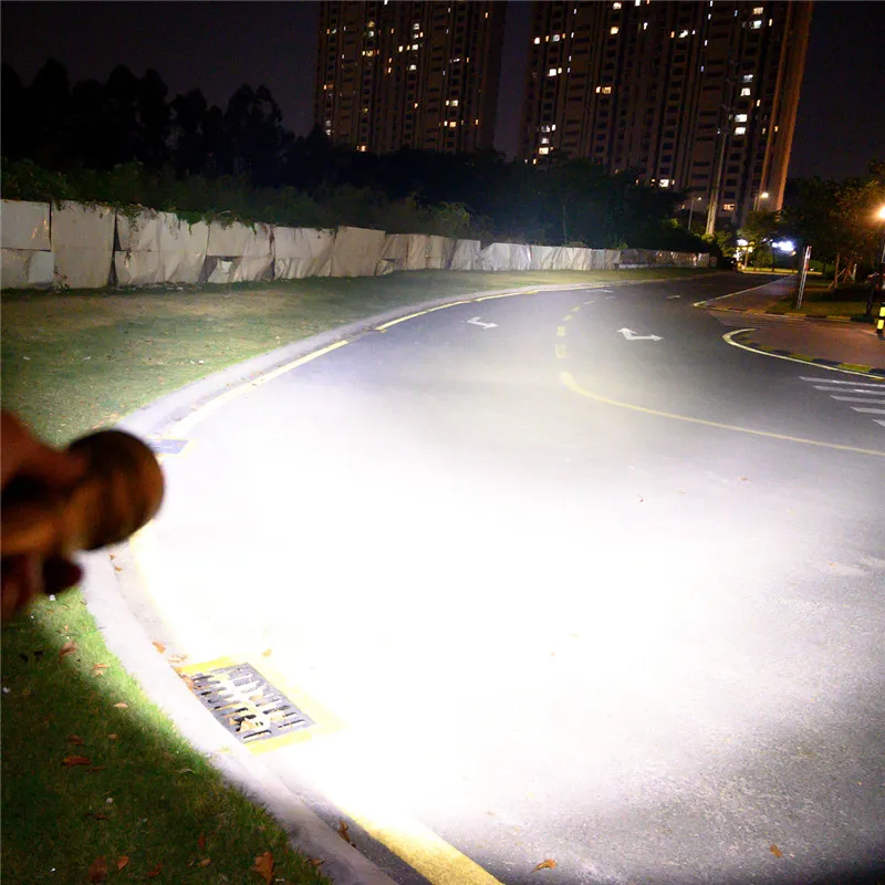 

Astrolux FT02S 4x XHP50.2/SST40 11000LM 639m Searching Lamp UI Strong Flashlight Long Throw Torch Lantern Powerful LED Spotlight