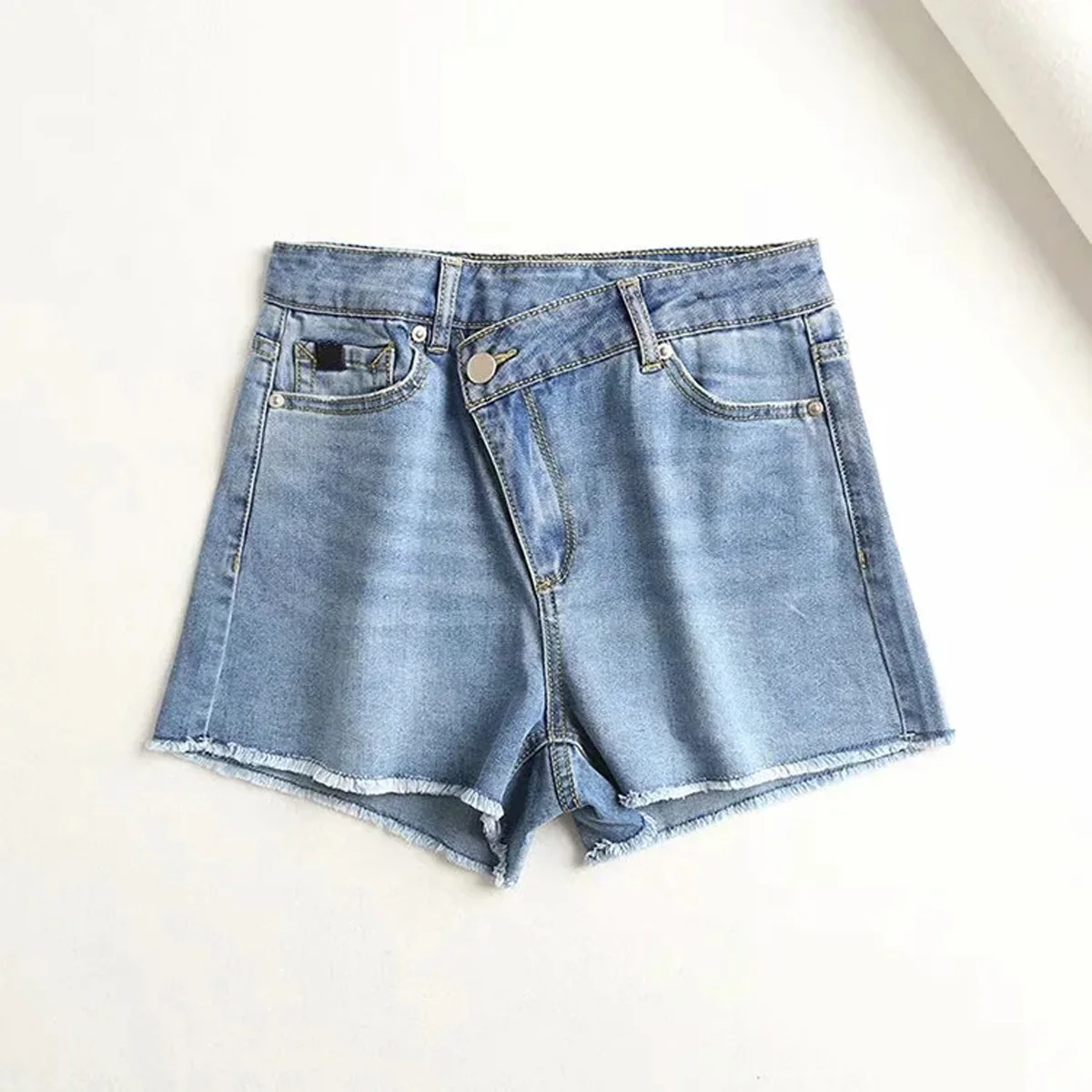 

Glamorous Solid Mini Straight Shorts DLZK114