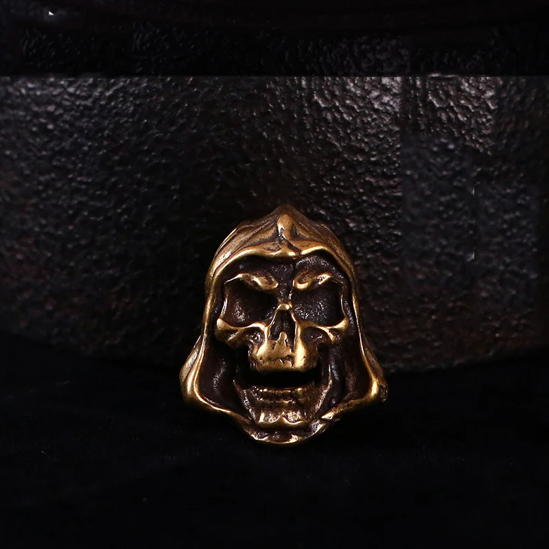 

Vintage Brass Death Skull Umbrella Rope Bead Pendant Key Chain Pendant Outdoor Knife DIY Hardware Accessories Loose Beads