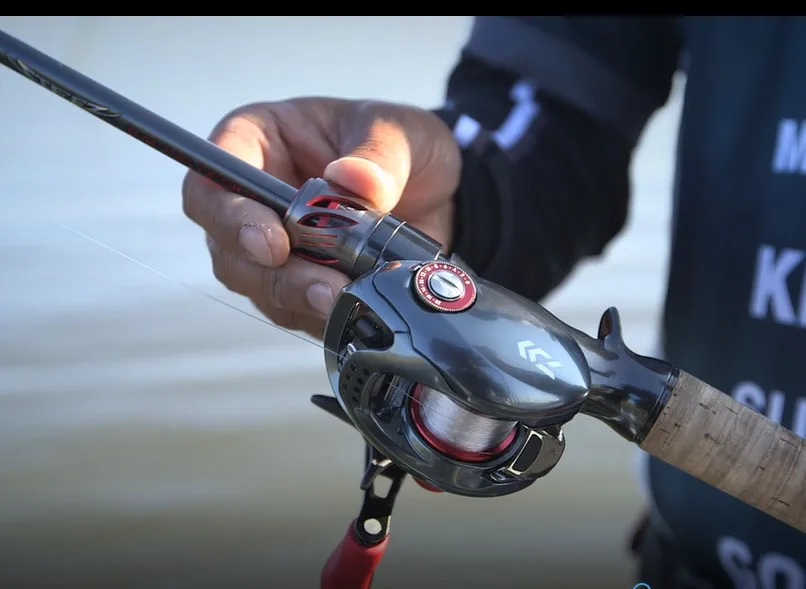 

DAIWA TATULA SV TW CS Baitcasting Fishing Reel 103H 103HL 103SH 103SHL CS Fishing Reel 6+1BB 6.0kg Drag 200g Freshwater Wheel