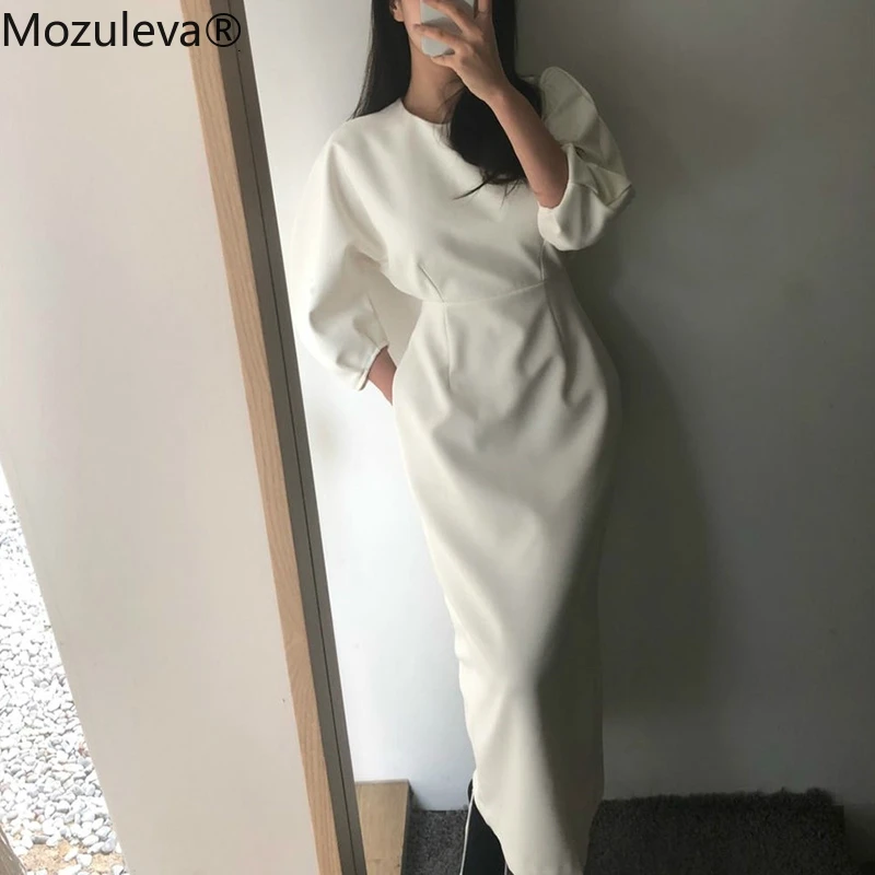 Женское платье с высокой талией Mozuleva однотонное облегающее на осень и зиму