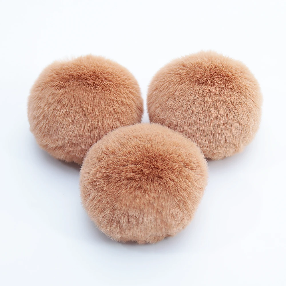 Шарик из искусственного меха кролика Рекс 10 см | Дом и сад