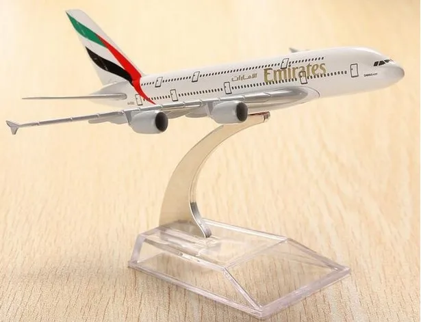 Модель самолета A380 20 см модель авиакомпании Эмираты металлическая твердая для