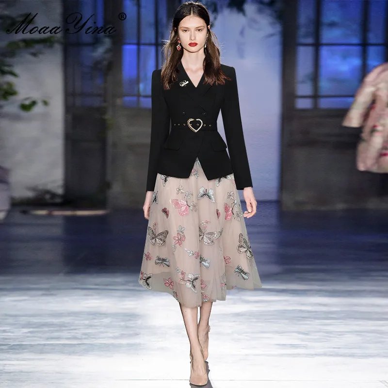 Костюм женский осенний из жакета и юбки с длинным рукавом вышивкой - купить по