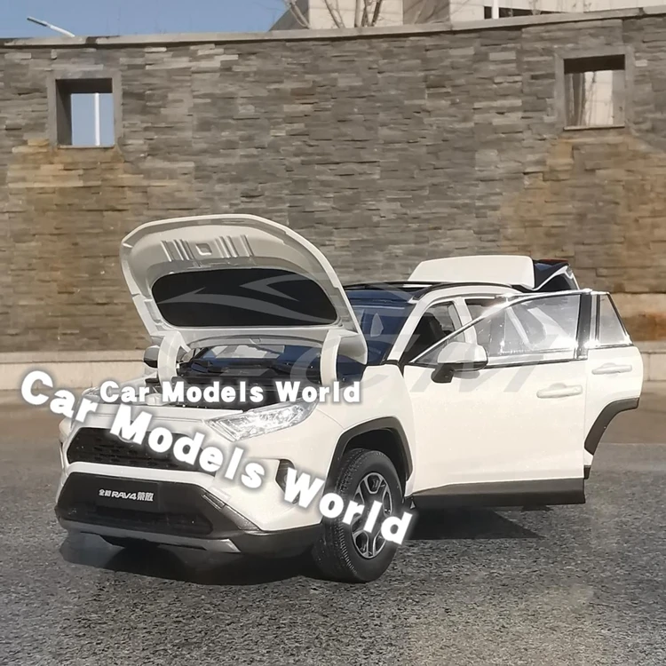 Литая модель автомобиля для всех новых RAV4 1:18 (белый) + небольшой подарок! |