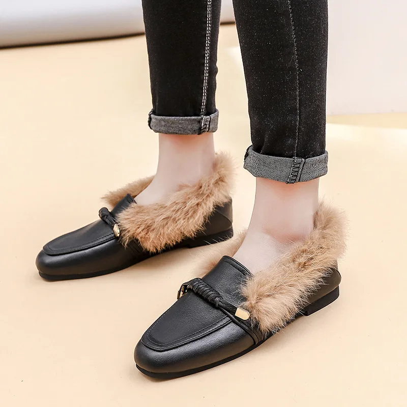 Удобные туфли без каблука с кроличьим мехом женские мокасины коллекция 2019 года