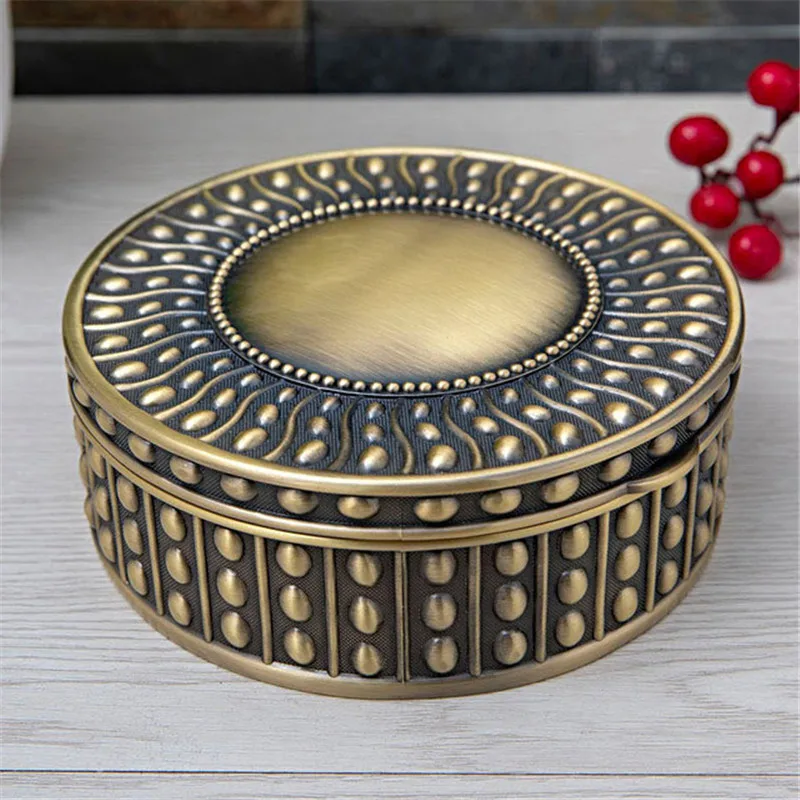2023 Creative European-Style Simple Bead Jewellery Storage Box Vintage Bronze Round Metal Collectible Jewelry Box for Women