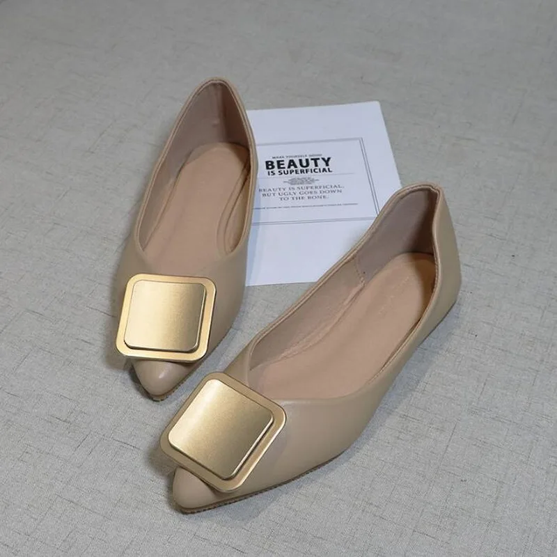 Весенняя женская обувь на плоской подошве туфли-лодочки с закрытым острым носком