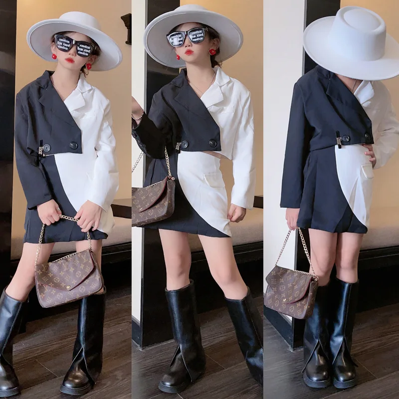 

Детский костюм из двух предметов: укороченный топ и мини-юбка