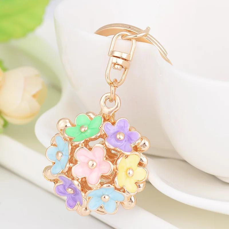 

Multi-Color Fashion Creative Daisy Sakura Key Chain Charm Lady Gift Pendant Keychain Car Bag Accessories Keyring