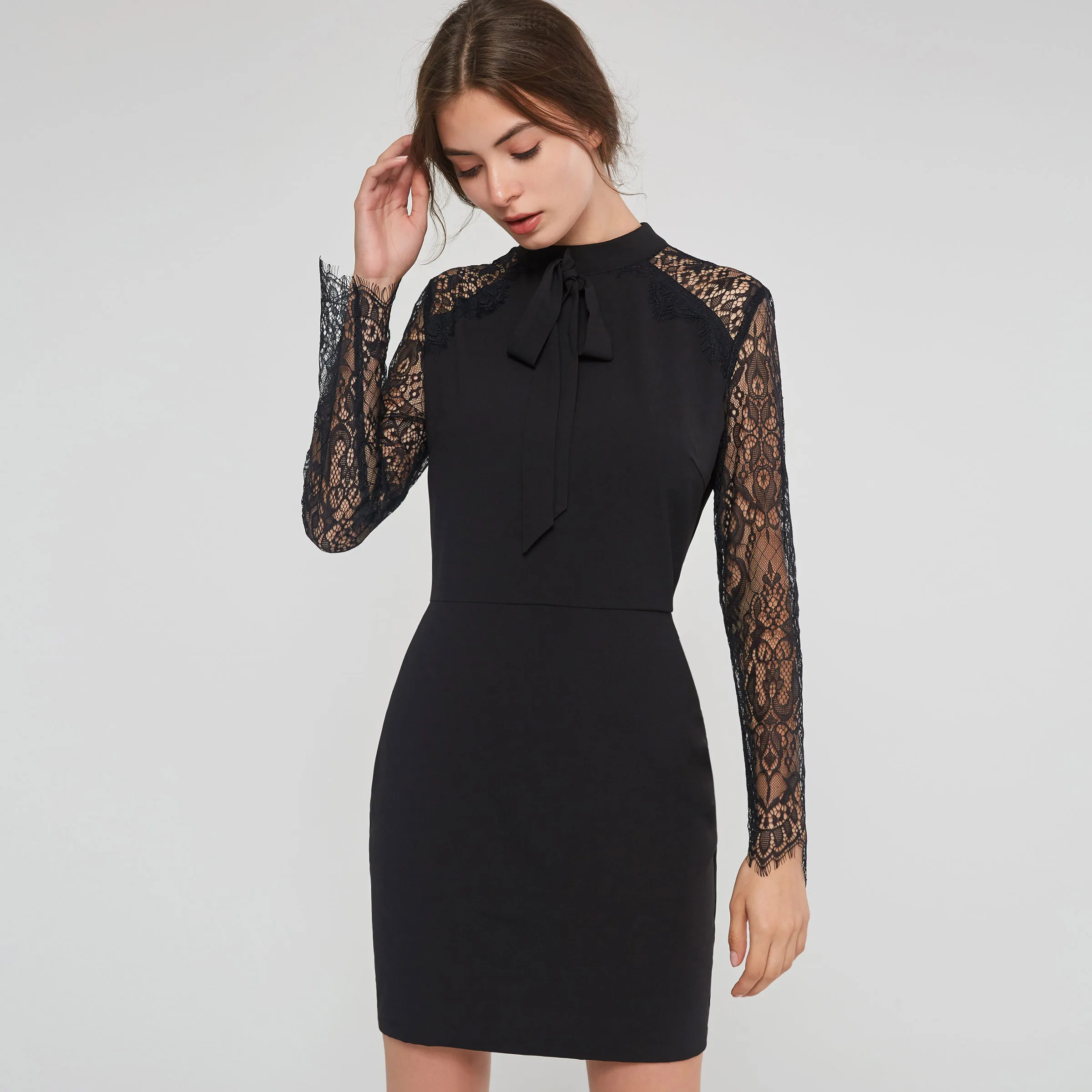 Винтажное облегающее платье женское осеннее кружевное с бантом элегантная