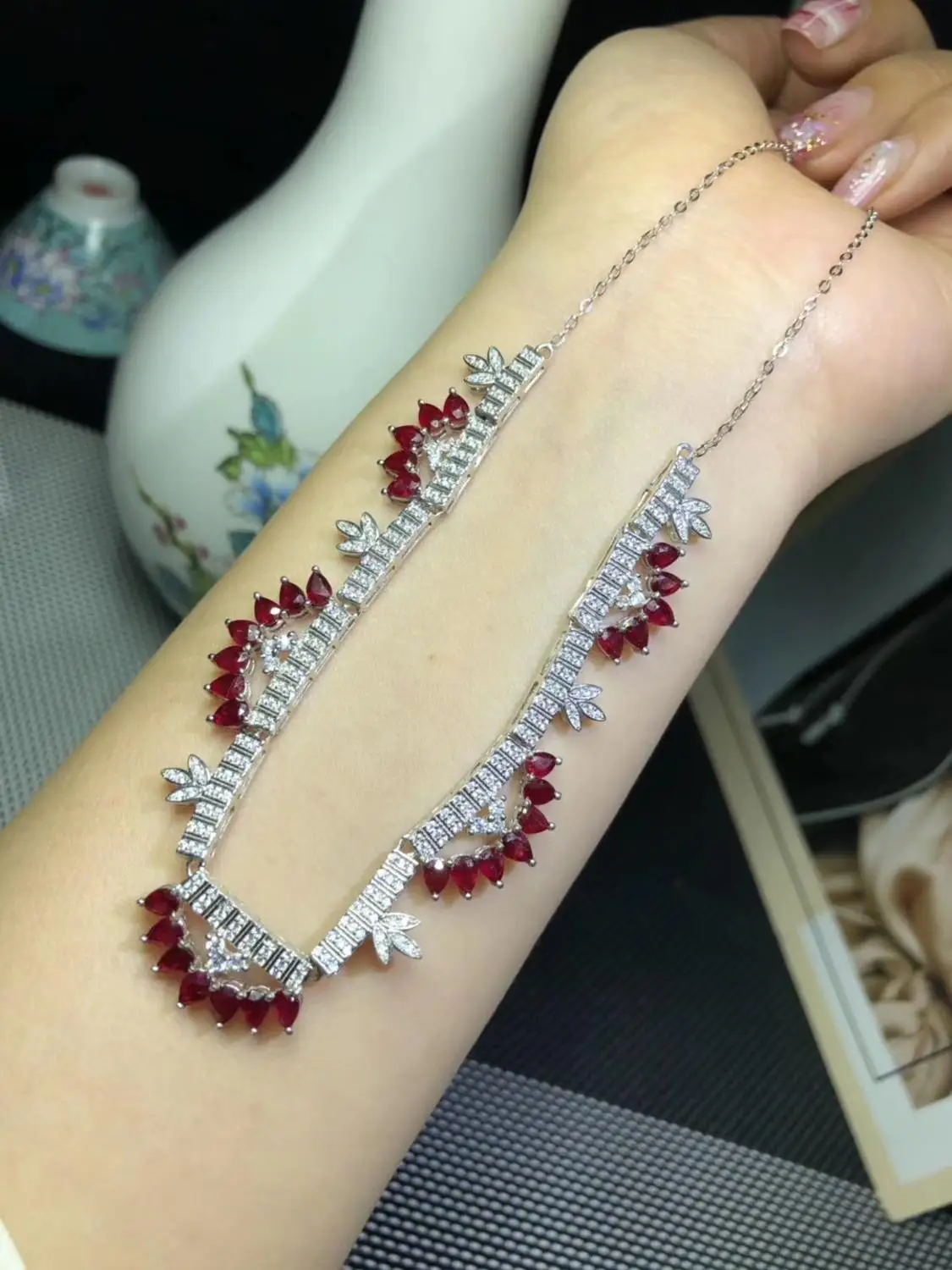 Большая распродажа: Роскошное элегантное зеленое Изумрудное/красное рубиновое