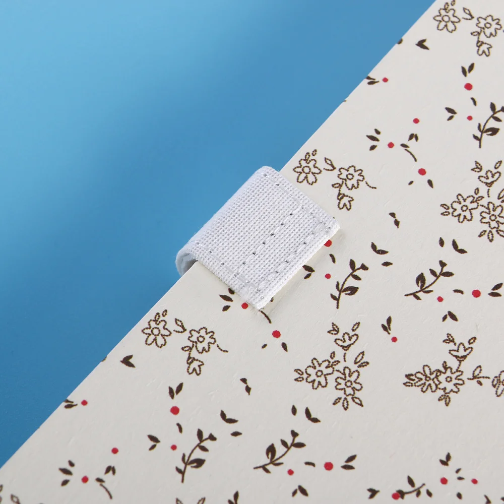 

Notebook with Flowers Magnetic Clasp Notebook Journal Diary Floral Pattern Hardcover Notepad Medium Size (Type A)