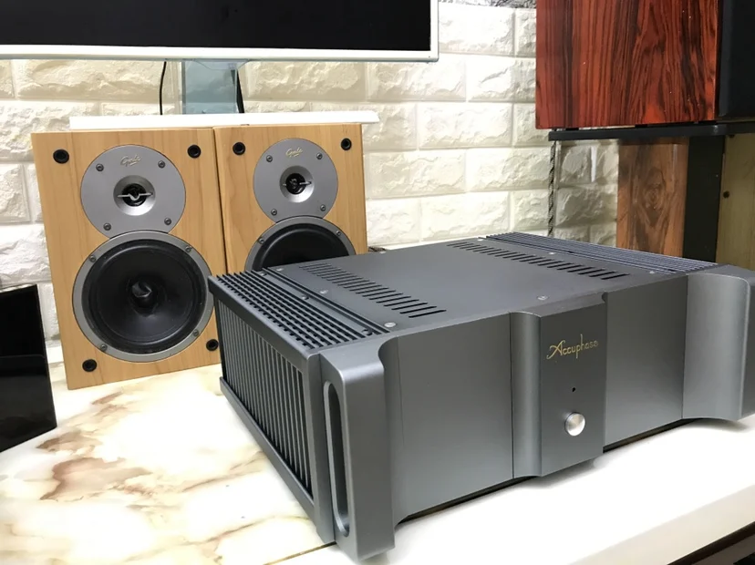 База на японском усилителе мощности Accuphase/усилитель пост-уровня/20 Вт × 2/