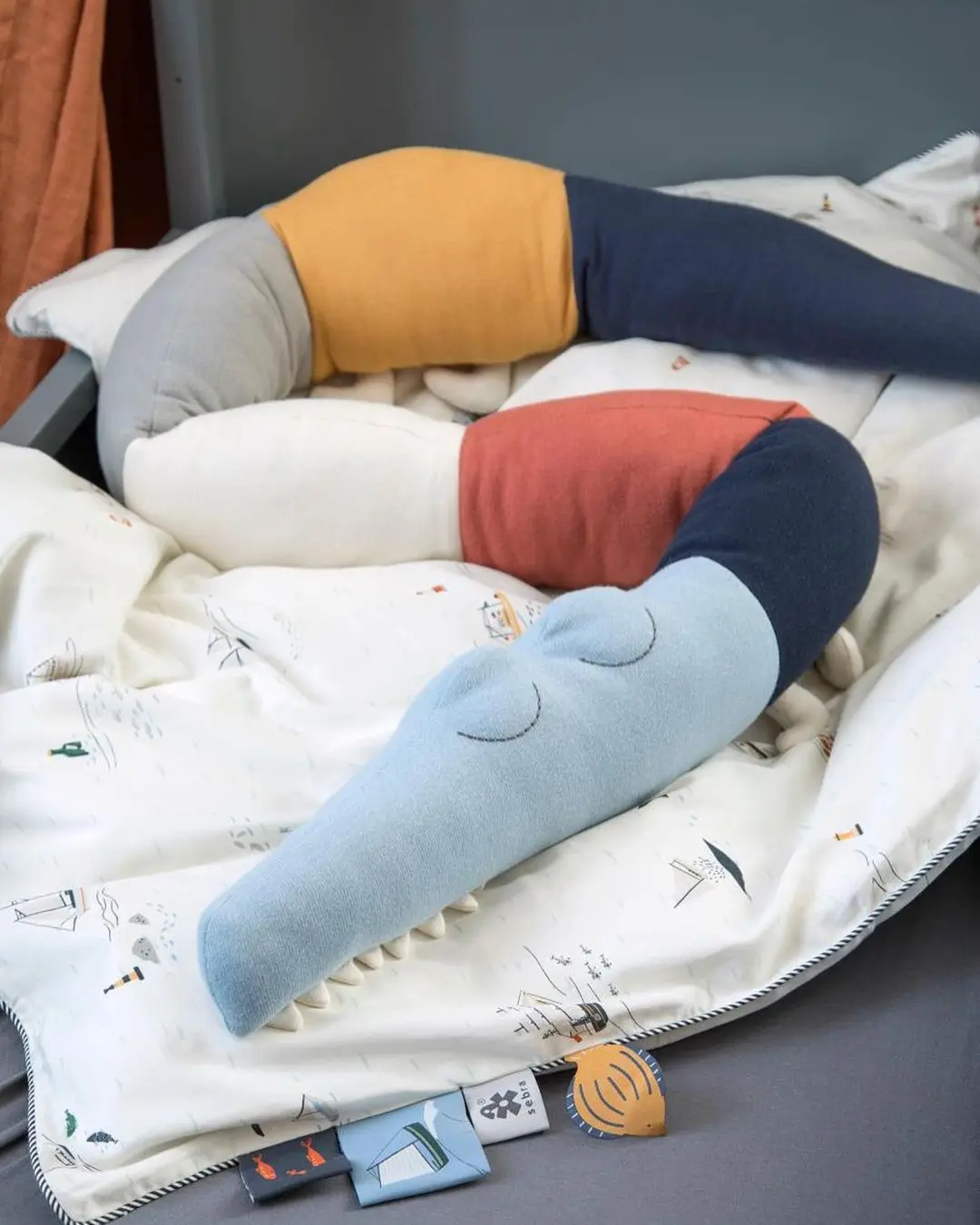 

Ins Nordic Cartoon Baby Bed Bumper Children's Crocodile Anti-collision Bed Surrounding Pillow Rainbow Crocodile Baby Room Decor