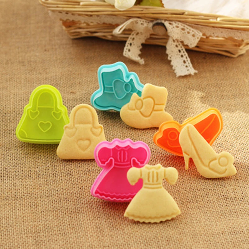 

Fondant Mold Cookie Sugar Moulds Pastry Decorating 10pcs DIY Plastic Cute Shape Biscuit Mold Baking Tools Random Pattern