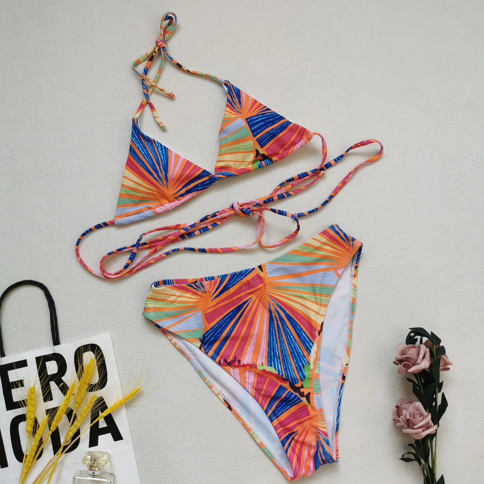 

Sexy Print Bikini With Skirt Halter Swimwear 3 Piece Sets Women's Swimsuit 2021 Mesh Bathing Suit Halter Bikini Summer Beachwear