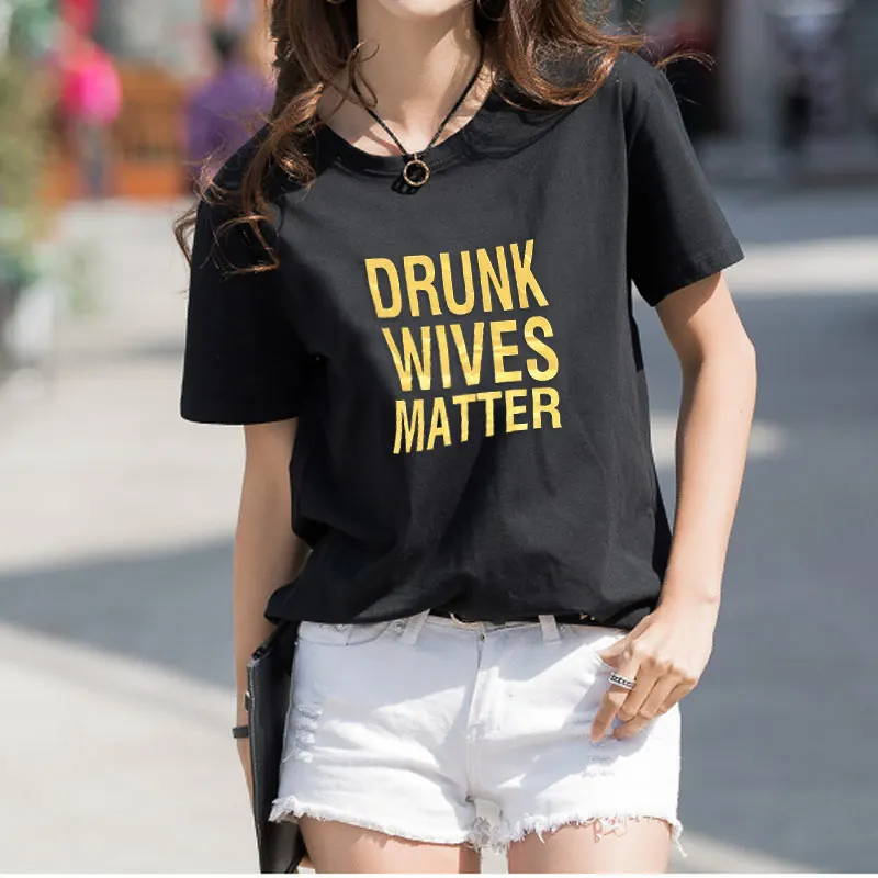 Женская футболка с коротким рукавом и круглым вырезом буквенным принтом хит