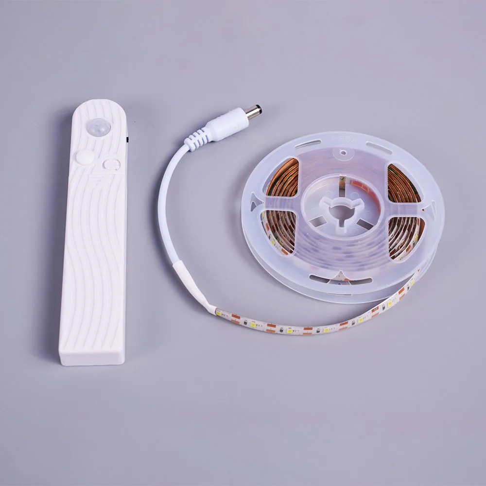 Комплект светодиодной ленты с датчиком движения питание от батарейки для