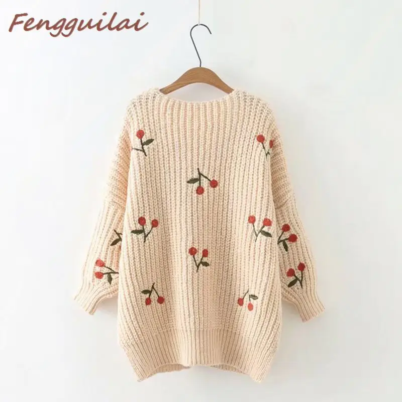 Свитер женский осенне-весенний вязаный с вышитым вишневым узором |
