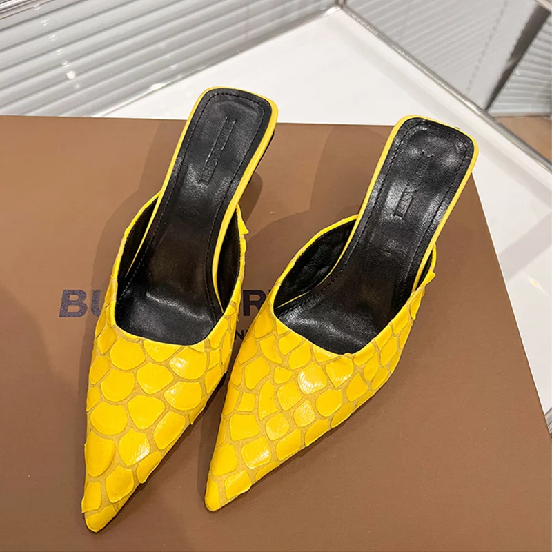 Женские туфли-лодочки MONMOIRA разноцветные с рыбьей текстурой и заостренным носком