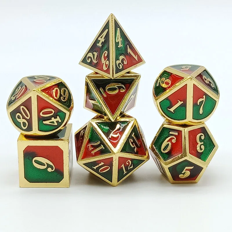 Красный и зеленый двухцветный металлический многосторонний набор игральных