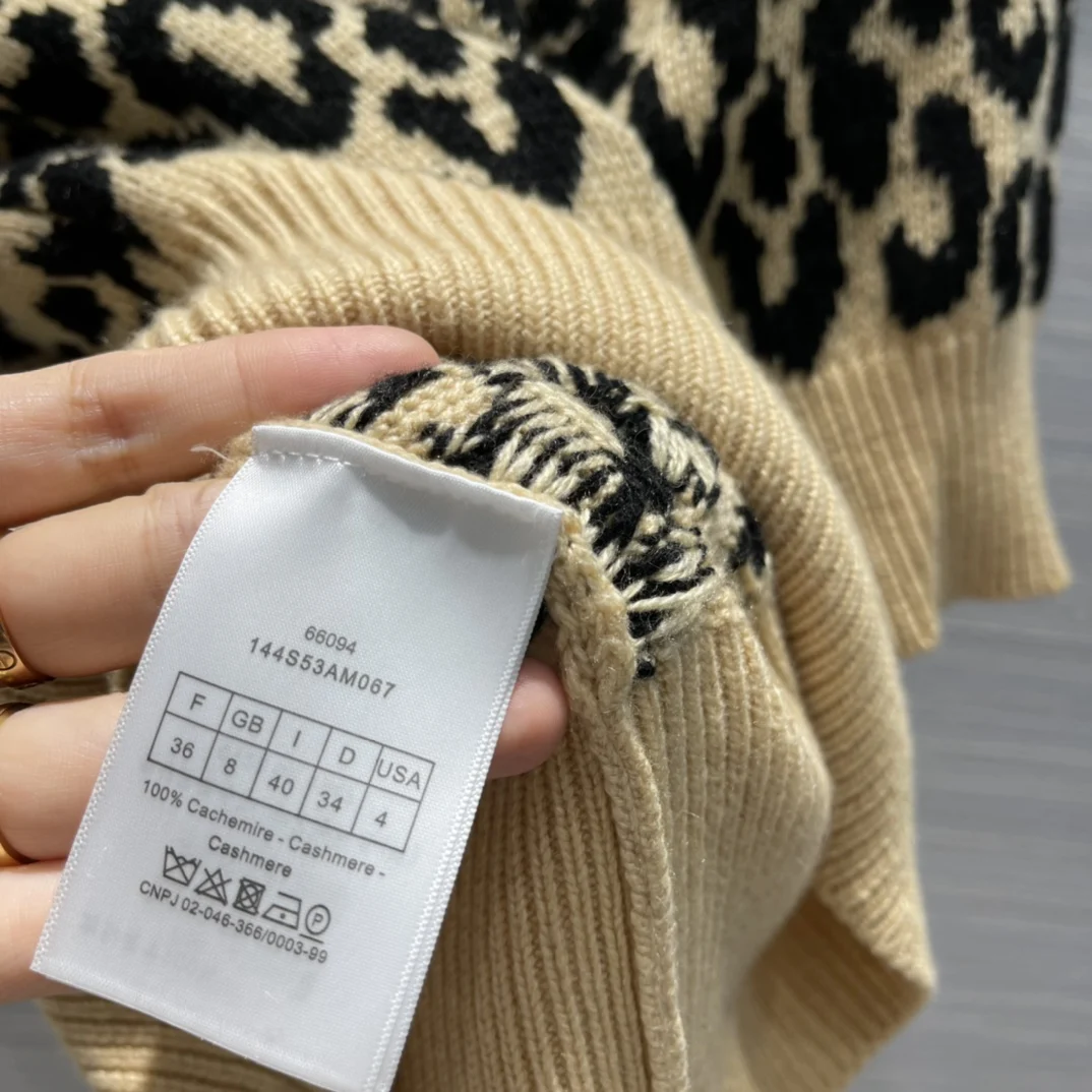 

Fashion Contrast Leopard Tops for Women Spring Fall 2020 High-end Brand O-neck Short Sleeve Tee Luxury 100%Cashmere Knitted Tops