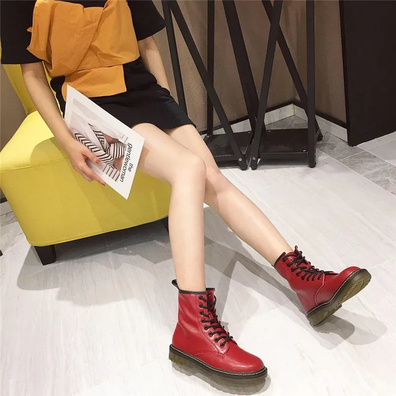 Bootee/ женские ботинки на низком каблуке; женские ботильоны; роскошные дизайнерские ботинки с круглым носком; женские короткие ботинки со шнуровкой в стиле рок