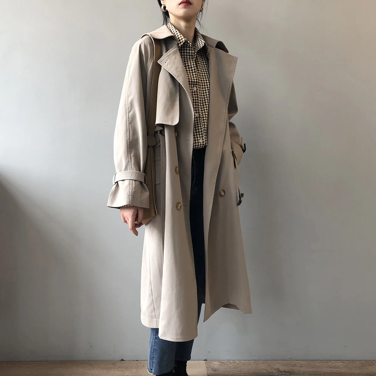 Элегантный офисный женский тренчкот Корейская одежда однотонная двубортная