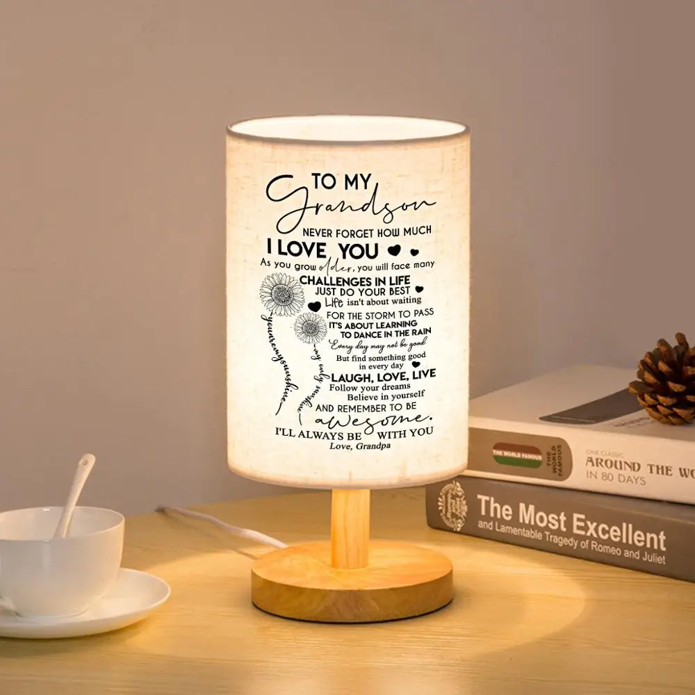 Дедушка моему внуку прикроватная лампа для чтения напечатала значимое