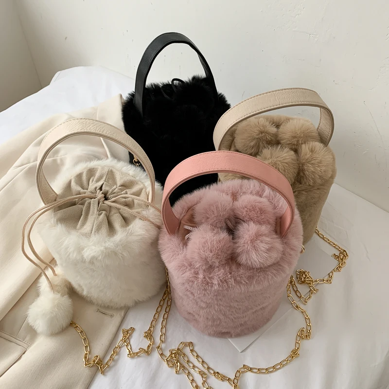 Plush Tote Bags Chain Bucket Bag Soft Fluffy Bag Drawstring Furry Bags For Women 2021 Luxury Designer Handbag Fur Shoulders Bags