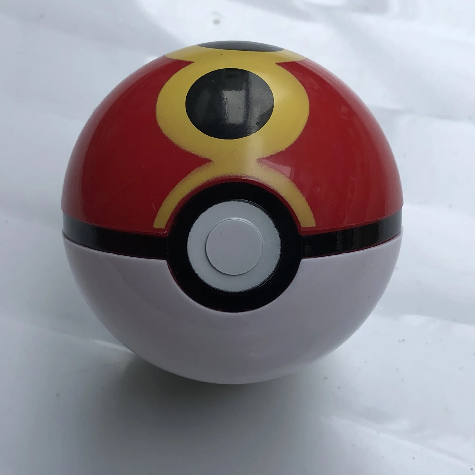 

1pcs Pokeballs + 3 Random Tiny Figure Pikachus MoonBall Great Ball Timer Ball Childrens Gift
