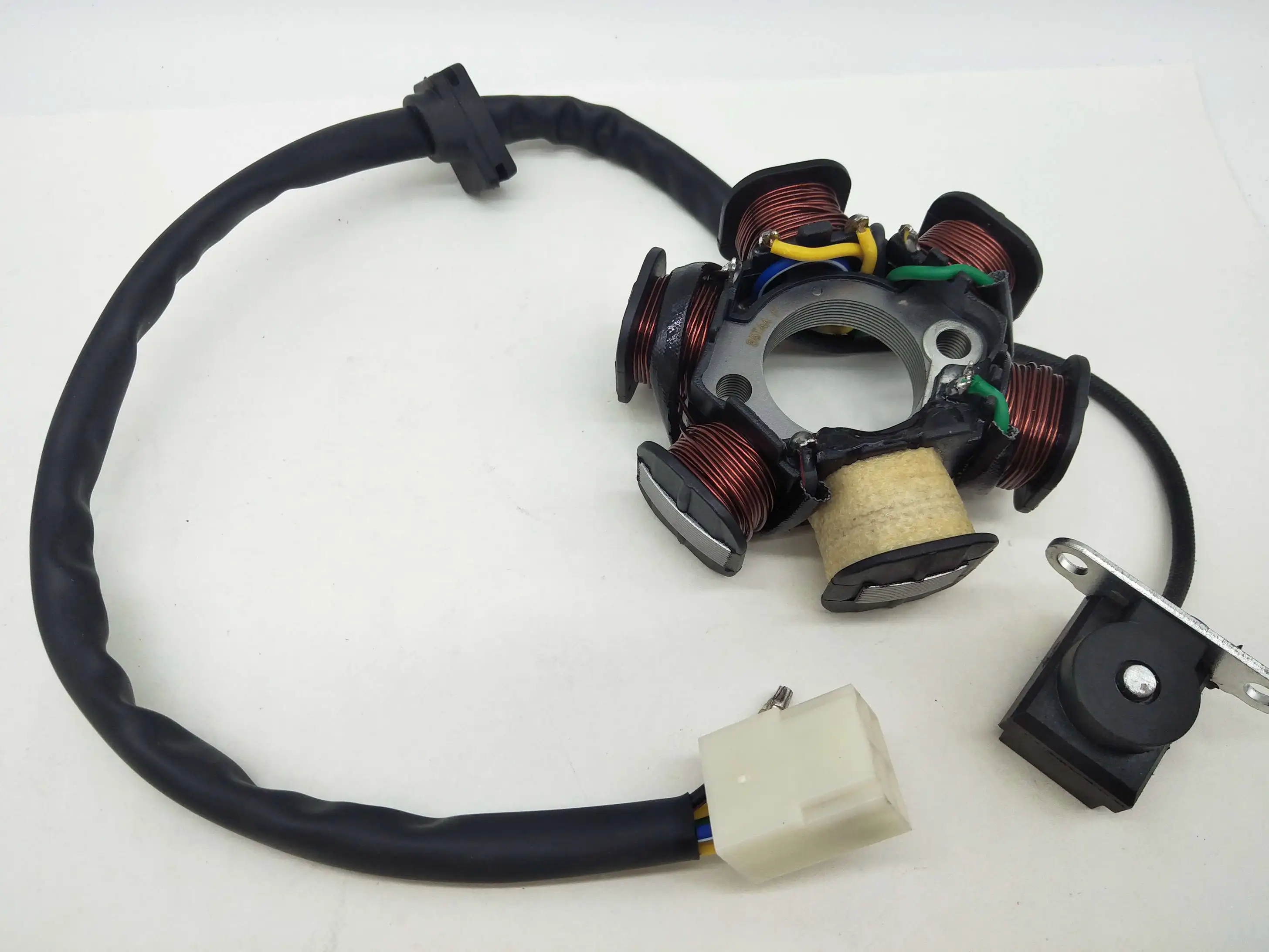 

A639 статор Магнето катушка зажигания для DY100 C100 100 CC 6 Полюс постоянного тока полная волна Мотоцикл Статор 5 проводов