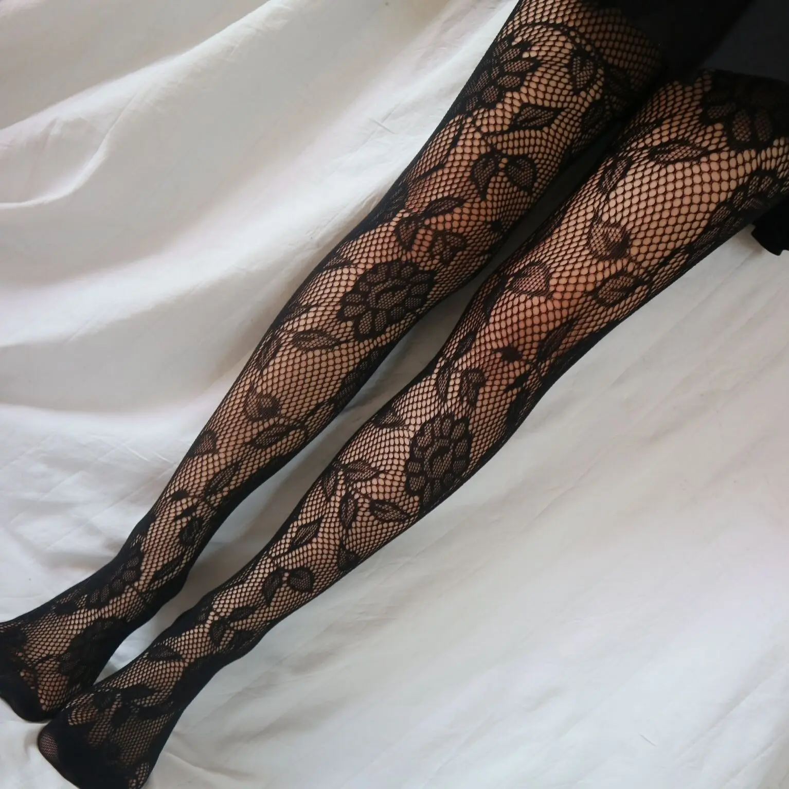 

KASURE Sexy Fishnet Tights For Women Flower Pattern Tattoo Mesh Pantyhose High Elastic Jacquard Female Tights