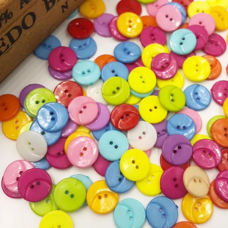 

50 шт 2 отверстия много Цветные кнопки DIY ремесло шитье детские пластиковые кнопки PT46