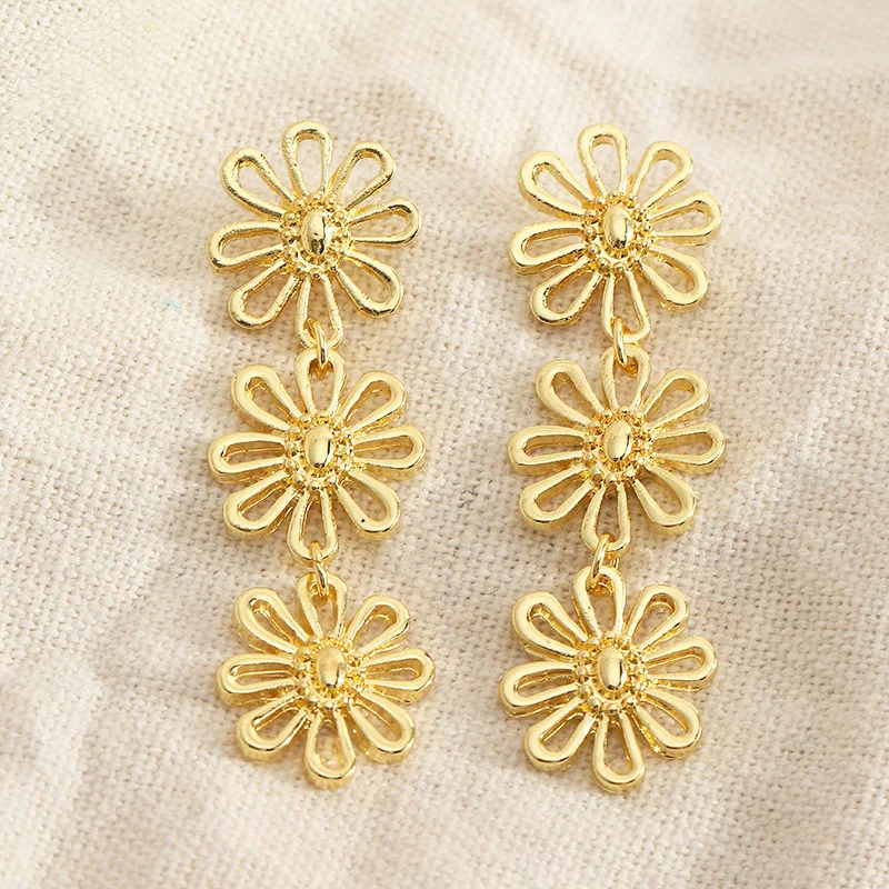 

2021 Girl Heart Flower Gold Foil Pearl Transparent Statement Earrings For Women Party Jewelry Love Resin Material Earring Gifts